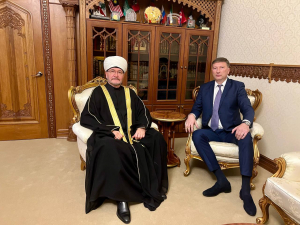 Муфтий Шейх Равиль Гайнутдин встретился с представителем Крымской межнациональной миссии Зауром Смирновым