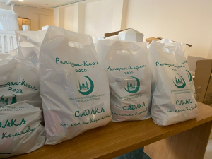 В Московской Соборной мечети стартовала раздача продуктовых наборов «Рамадан Керим 2022»