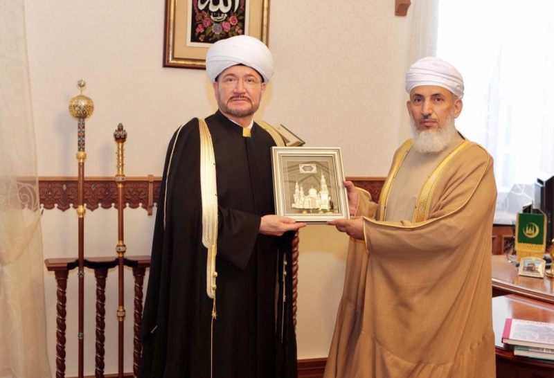 Муфтий Шейх Равиль Гайнутдин направил поздравление в честь национального дня Султаната Оман 