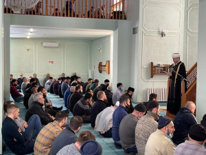 Рушан Аббясов провел пятничное богослужение в Соборной мечети Саранска