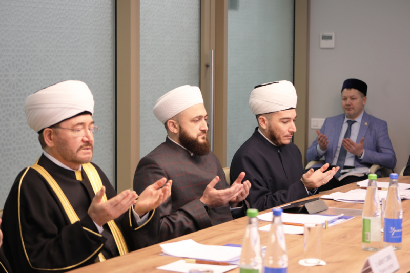 سماحة المفتي يشارك في اجتماع مجلس مؤسسي الأكاديمية الإسلامية البلغارية