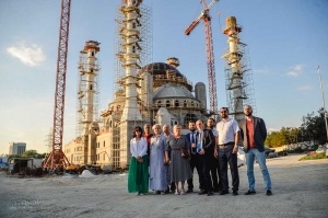 Совет крымских татар при Главе РК посетил стройплощадку Соборной мечети 