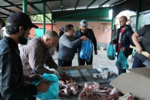 В регионах прошли блготворительные акции по раздаче  мяса жертвенных животных