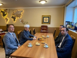 عباسوف يستقبل مستشارسفارة جمهورية إيران الإسلامية للعلاقات الدينية والثقافية