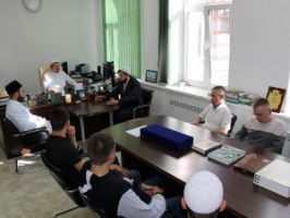 Встреча муфтия  Мукаддаса Бибарсова с воспитателями и вожатыми лагеря «Муслим»