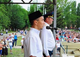 Напутствие в час принятия присяги. Саратовский имам посетил церемонию принятия присяги военнослужащими