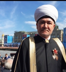   Духовный лидер мусульман России Муфтий Шейх Равиль Гайнутдин поздравляет с Днем Победы