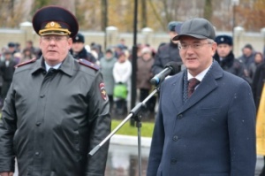   Губернатор Иван Белозерцев  и имам-хатыб Рафик-хазрат Шабанов напутствовали лензенских полицейских