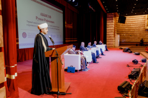 عباسوف يشارك في افتتاح مؤتمر طلاب المؤسسات التعليمية الإسلامية في روسيا 