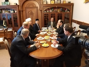 Муфтий Шейх Равиль Гайнутдин встретился со слушателями Высших дипломатических курсов