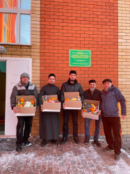 Мечеть «Джума» села Белозерья раздала подарки нуждающимся