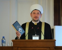 «Если мы хотим скатиться к конфликтам, давайте преподавать основы только одной религии»  - Дамир Мухетдинов