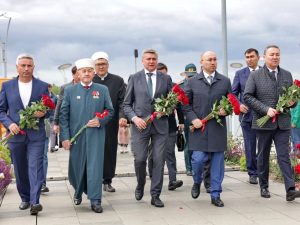 Имам Московской Соборной мечети Марат Аршабаев и имам  Волоколамска Эрхан Алаас приняли участие в памятных мероприятиях по случаю годовщины формирования Панфиловской дивизии.