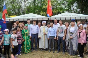 Празднование крымскотатарского народного праздника земледелия 