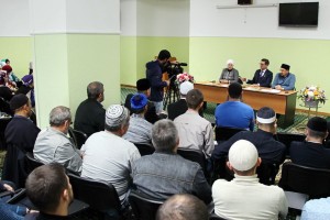 В Исламском комплексе Саратова прошла встреча с руководством фонда «Ярдэм»