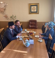 عباسوف يلتقي السيدة ليليا فالييفا رئيسة إتحاد التتار في بلجيكا