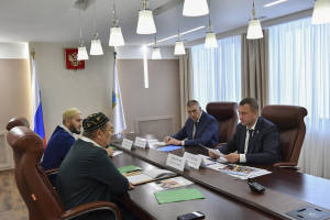 На встрече Муфтия Бибарсова с губернатором Саратовской области  были обсуждены  вопросы государственно-конфессиональных отношений и перспективы их развития
