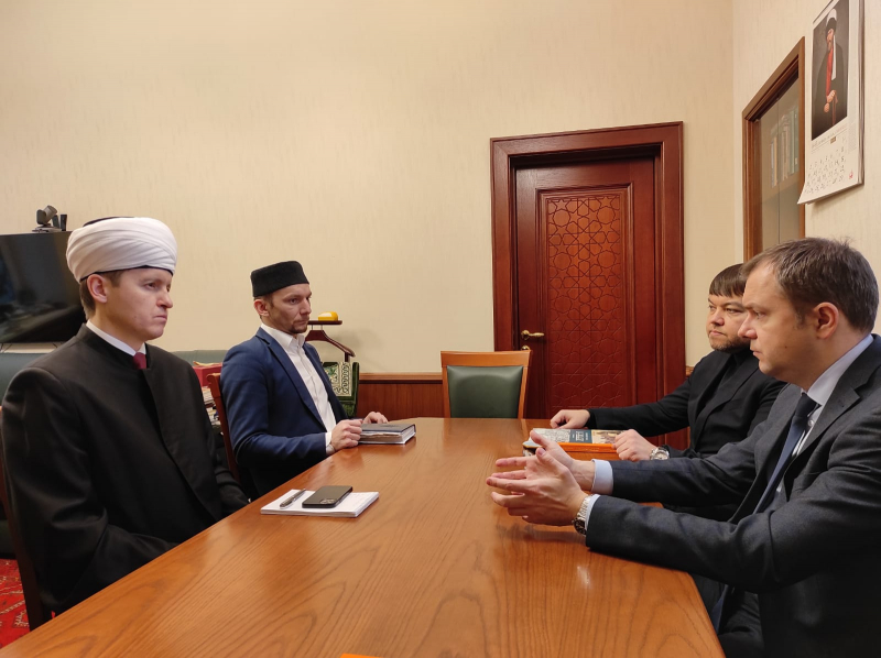 تطوير التعاون بين الادارة الدينية وممثلية الرئيس الروسي في منطقة شمال القوقاز 